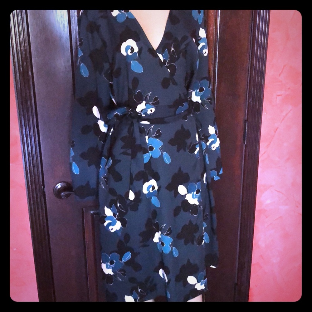 Faux-Wrap around dress.